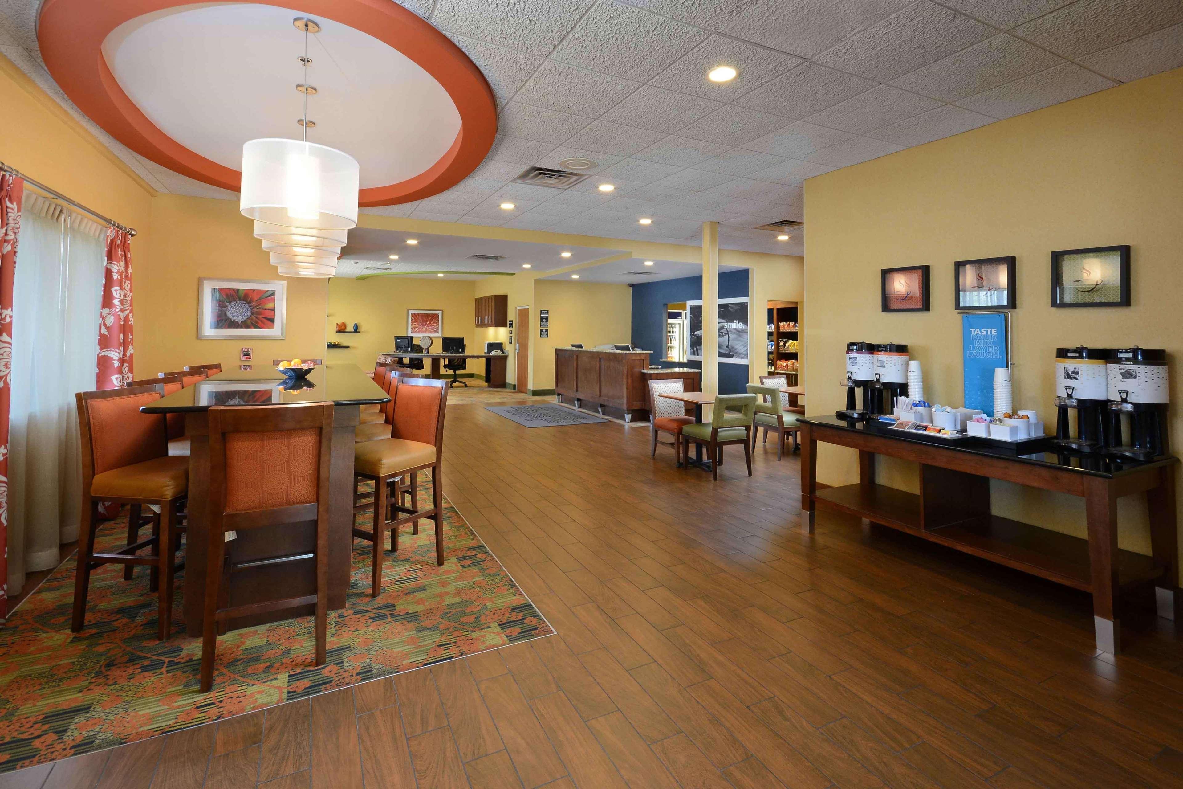 Hampton Inn Fayetteville Fort Bragg Экстерьер фото