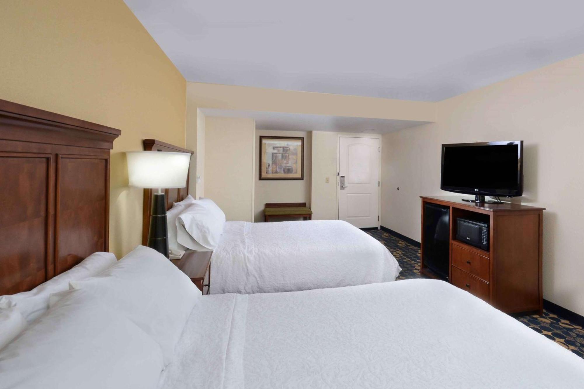 Hampton Inn Fayetteville Fort Bragg Экстерьер фото