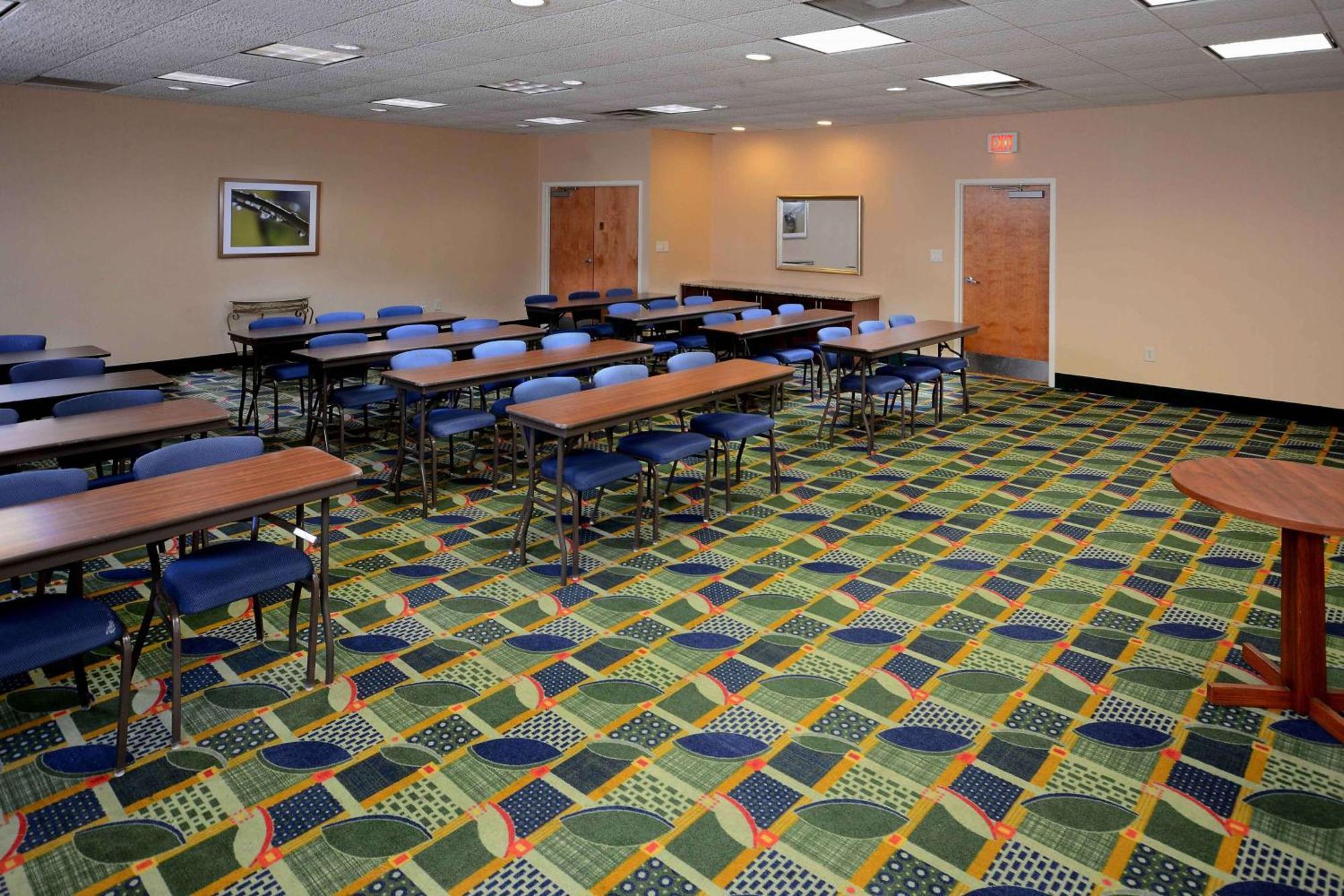 Hampton Inn Fayetteville Fort Bragg Экстерьер фото