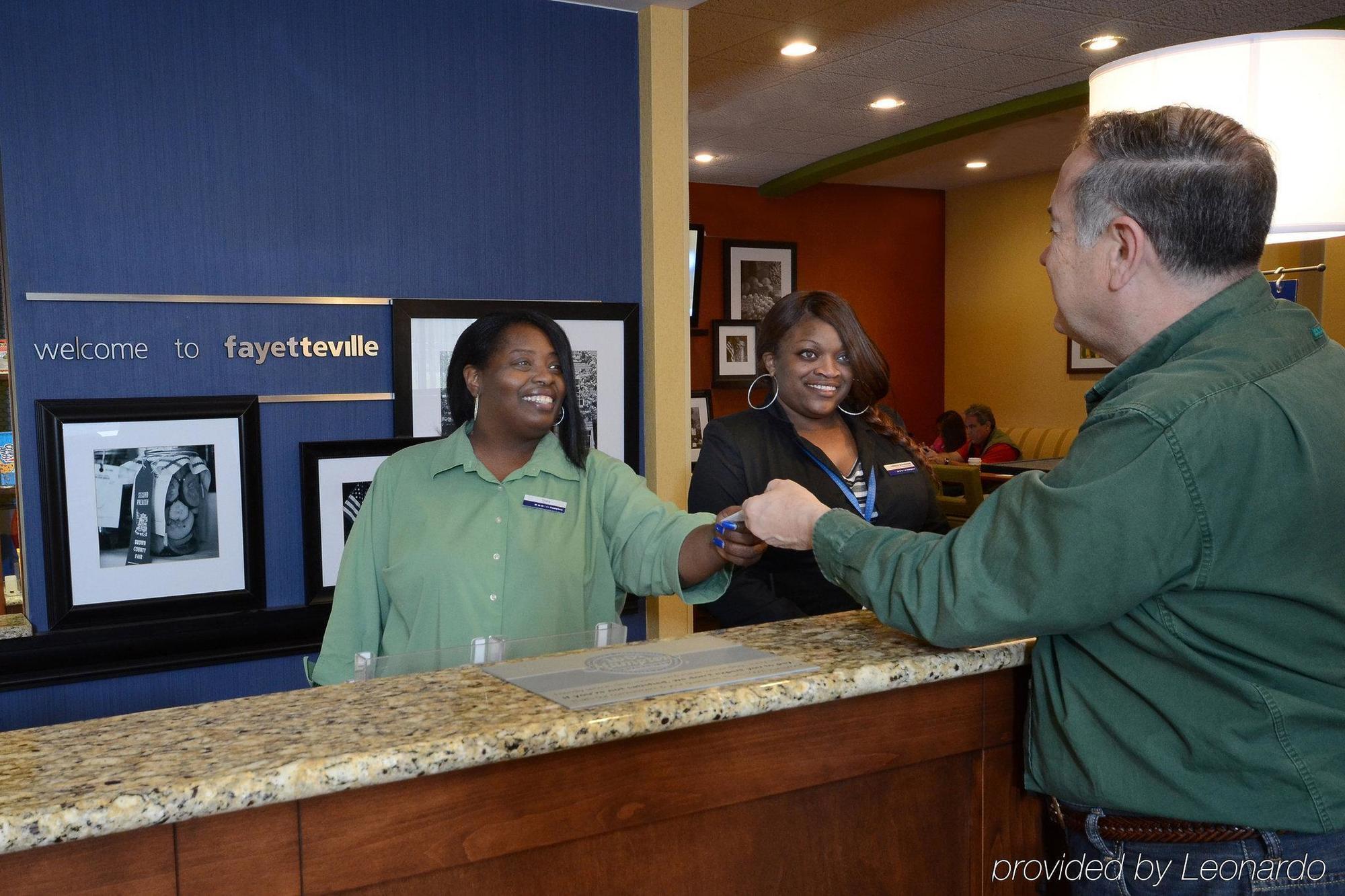 Hampton Inn Fayetteville Fort Bragg Экстерьер фото