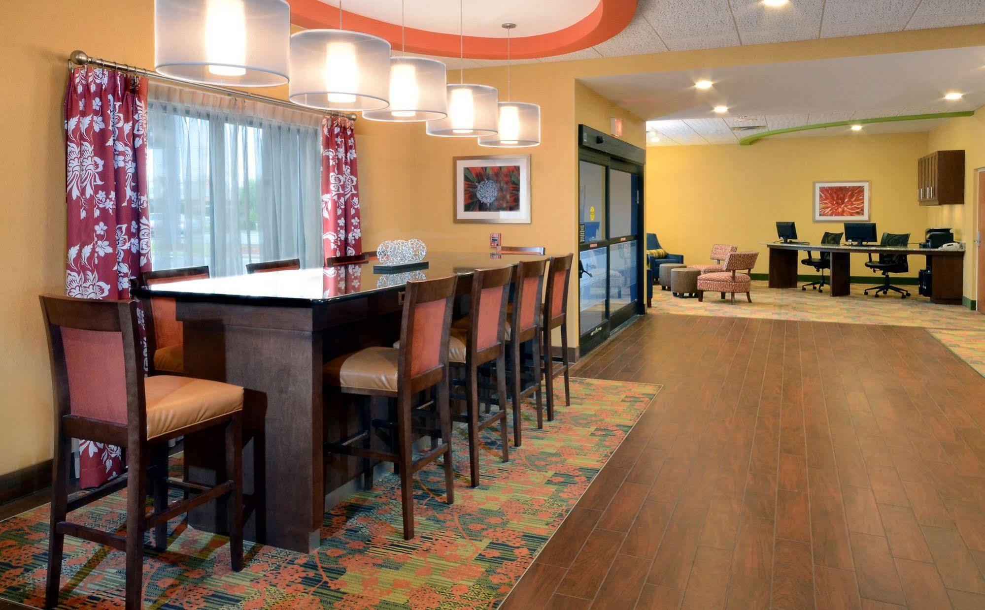 Hampton Inn Fayetteville Fort Bragg Экстерьер фото